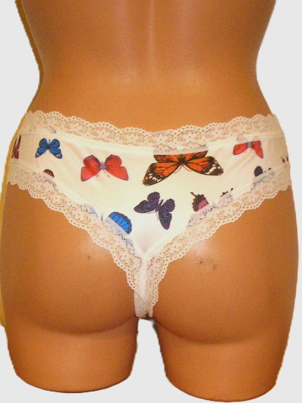 NWOT Lace Trim Butterfly Print White Thong Panties Lingerie, Medium